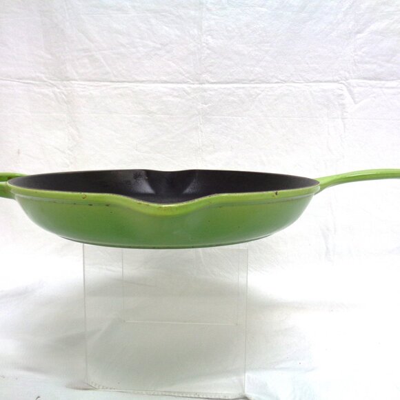 Le Creuset 12" cast iron enamel skillet Lime Green Made in France - Picture 7 of 11